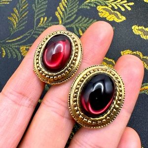 Vintage Gold Tone Screw back earrings Red Cabochon
